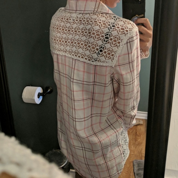 Pink Summer Flannel w/ Lace - Picture 2 of 2